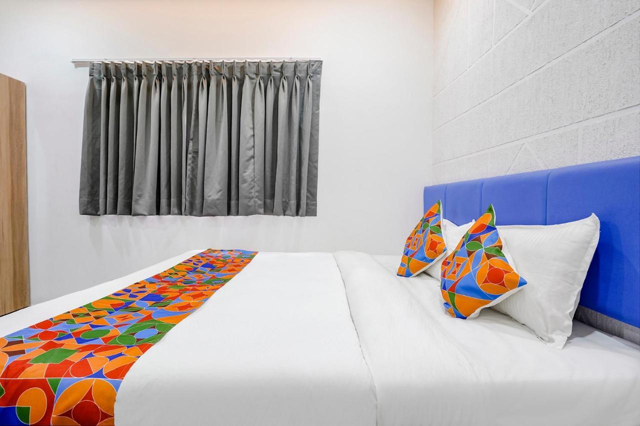 Fabhotel Vrundavan, Athwa Bhatha Екстер'єр фото