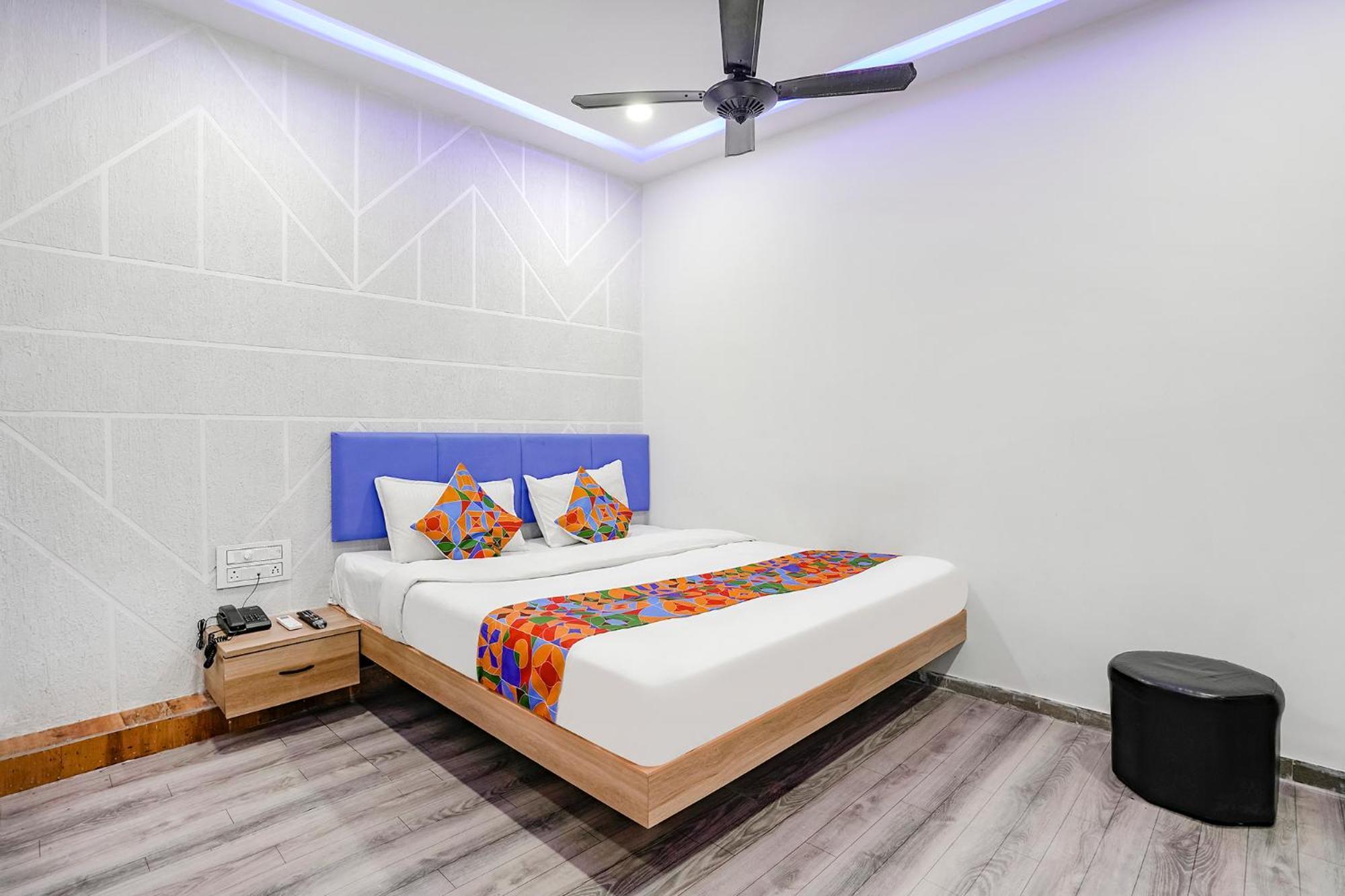 Fabhotel Vrundavan, Athwa Bhatha Екстер'єр фото
