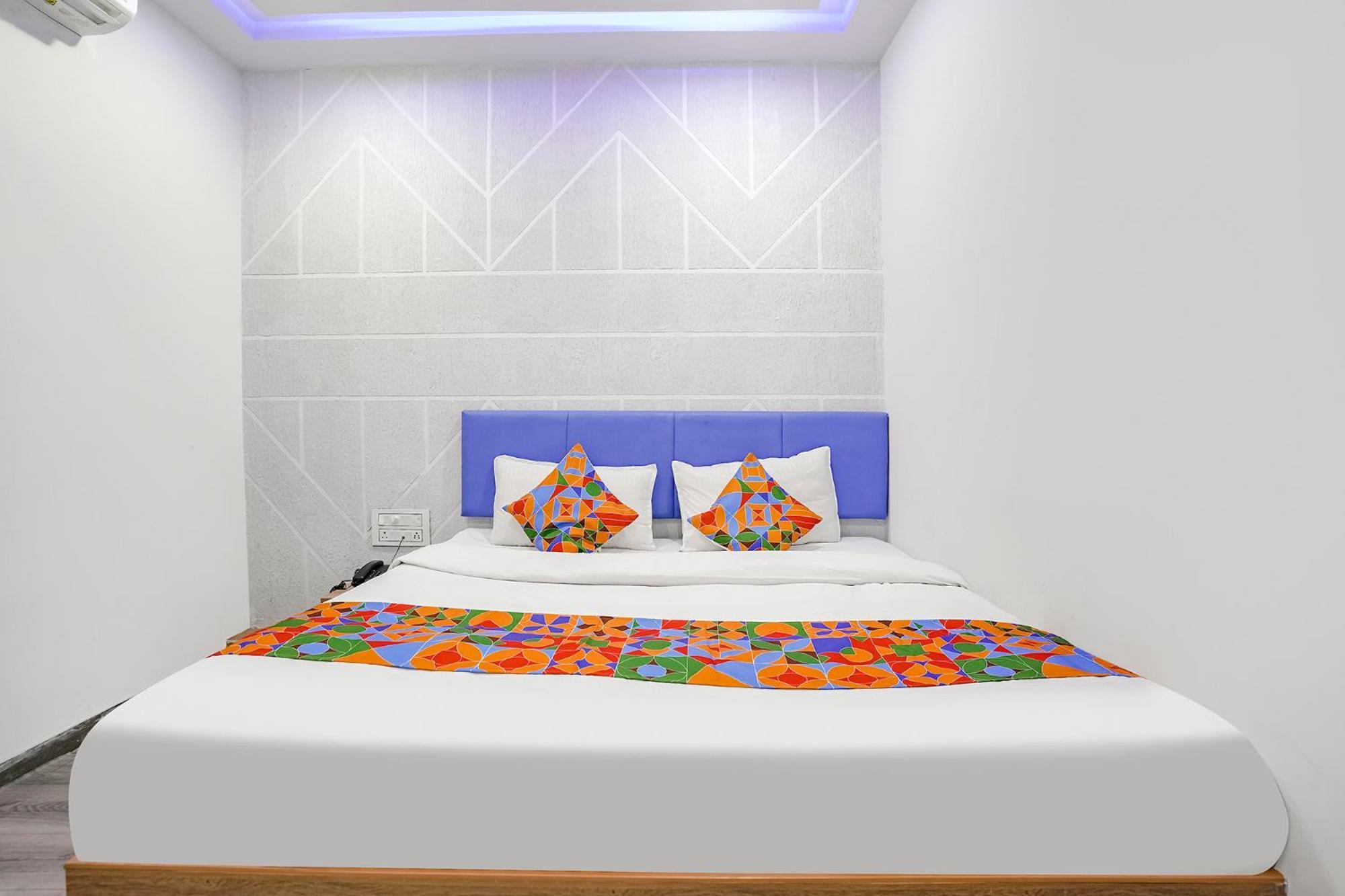 Fabhotel Vrundavan, Athwa Bhatha Екстер'єр фото