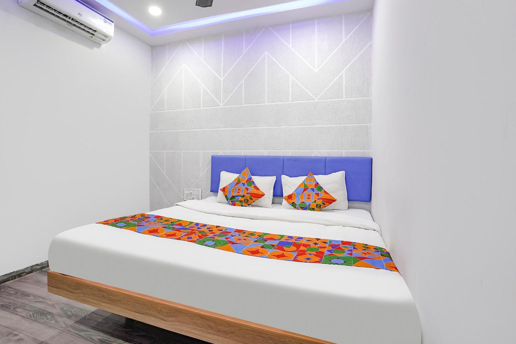 Fabhotel Vrundavan, Athwa Bhatha Екстер'єр фото