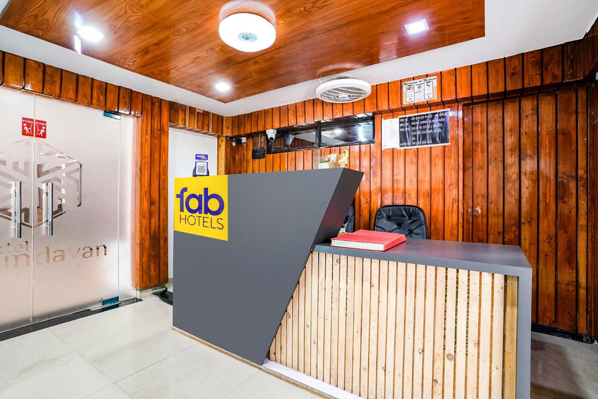 Fabhotel Vrundavan, Athwa Bhatha Екстер'єр фото