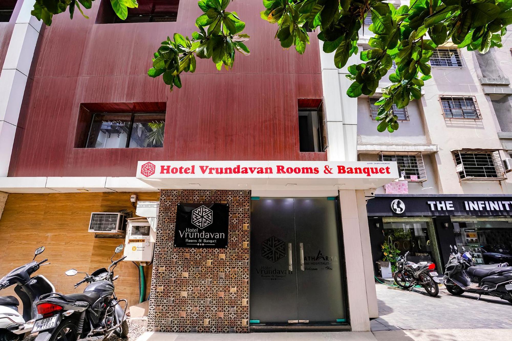 Fabhotel Vrundavan, Athwa Bhatha Екстер'єр фото